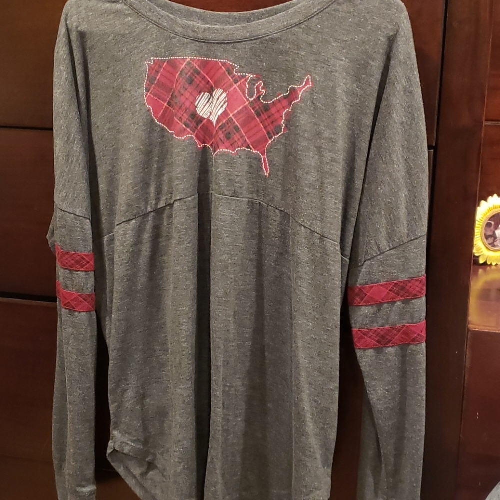 Long sleeve tee